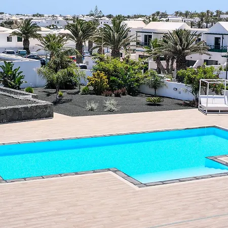 Sun Glow Senator-pool View Holiday home