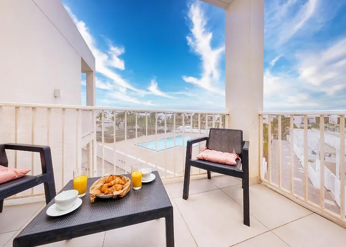 Sun Glow Senator-pool View 別荘