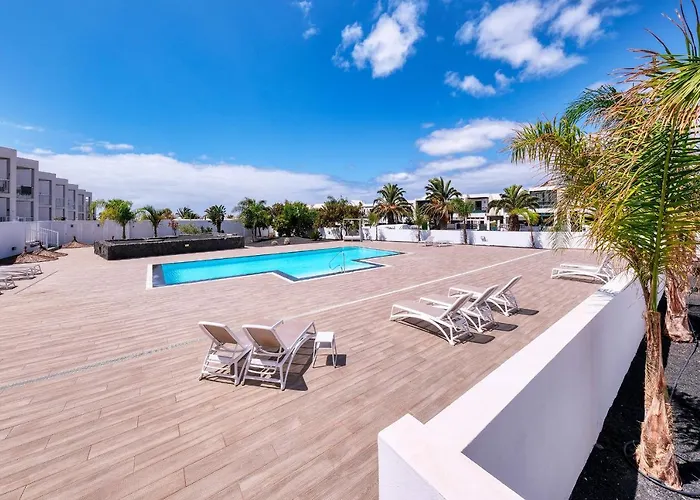 Sun Glow Senator-pool View *